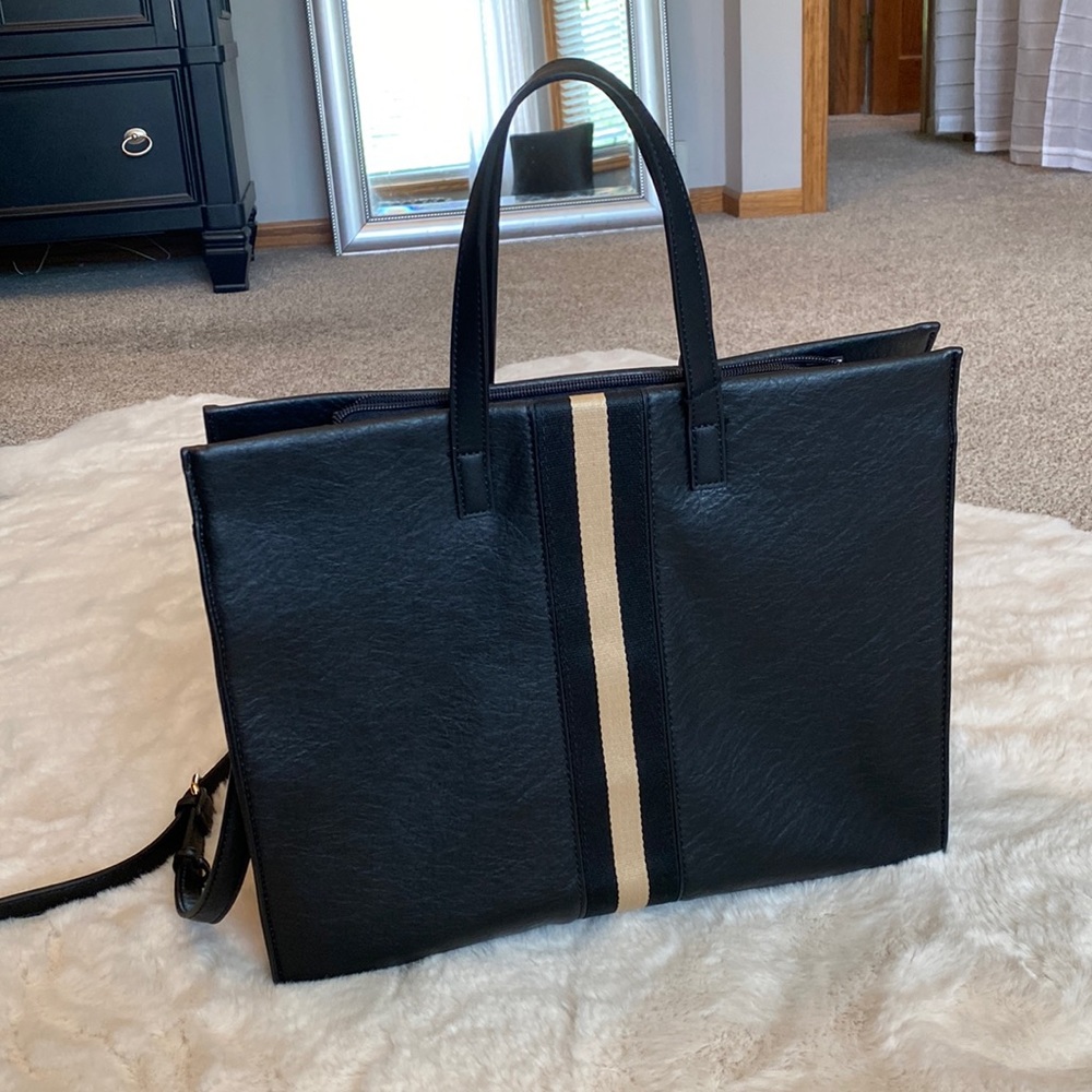 Black tote bag